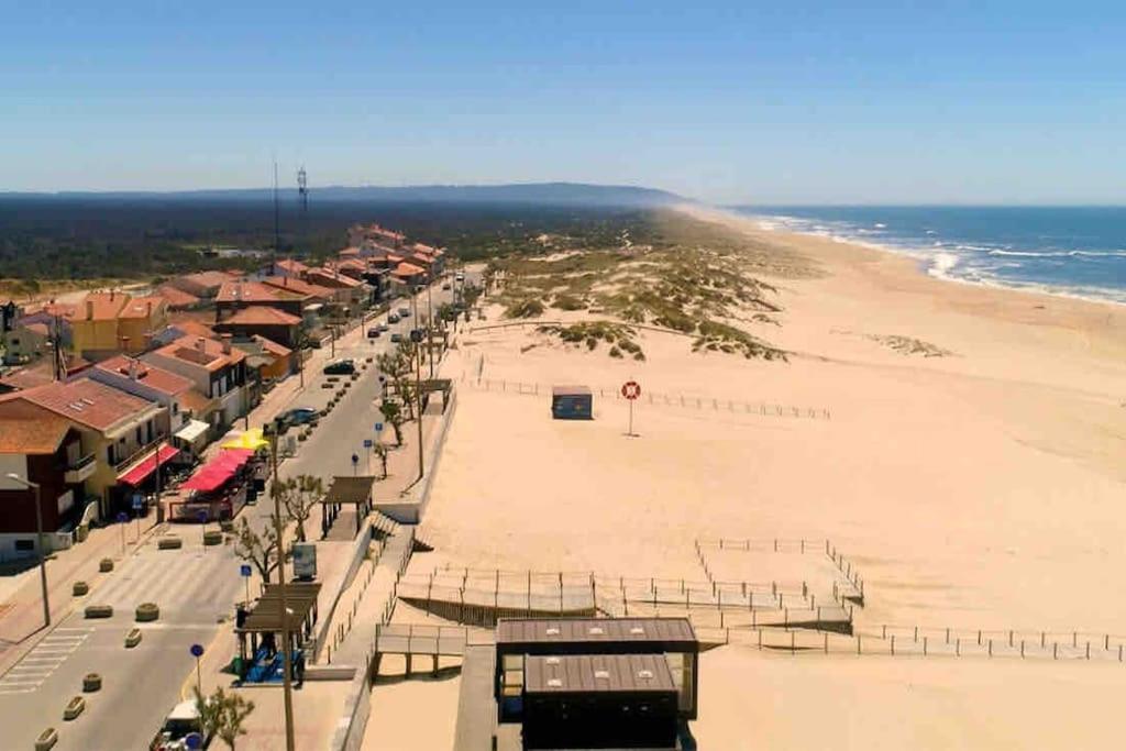 Moradia Alegre No Centro Da Vila Da Tocha. Esterno foto